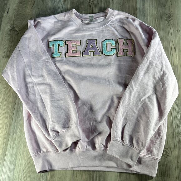 TEACH Letter Art Teacher Chic Patchwork Crewneck Gilden Sweatshirt Size Medium - Picture 8 of 11
